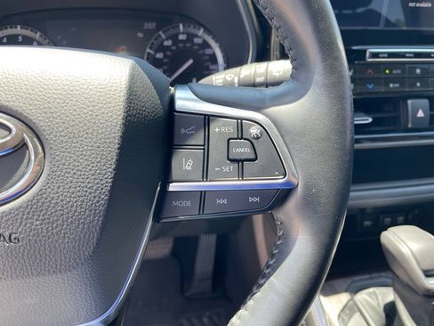 Used 2020 Toyota Highlander Limited FWD image 21