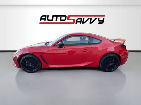 Used 2025 Toyota GR86 Premium RWD image 4
