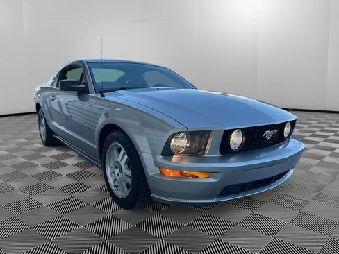 Used 2008 Ford Mustang GT RWD image 3