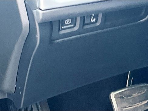 Used 2024 Cadillac XT4 Sport w/ Technology Package AWD/4WD image 10