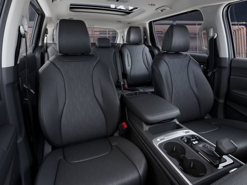 New 2026 Kia Carnival SX w/ SX Dark Edition Package FWD image 15