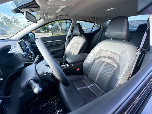 Used 2025 Nissan Altima 2.5 SR AWD/4WD image 10