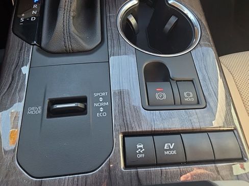 Used 2021 Toyota Highlander Limited image 31