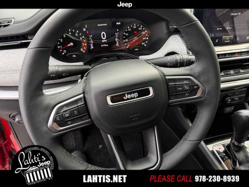 Certified 2023 Jeep Compass Latitude image 32