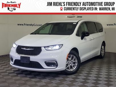 Used 2024 Chrysler Pacifica Touring-L
