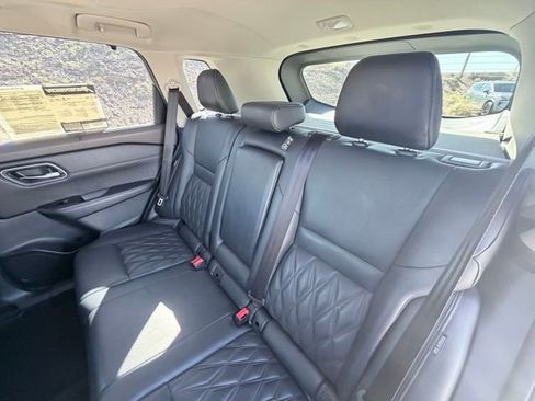 Used 2022 Nissan Rogue Platinum w/ Head-Up Display Package image 28