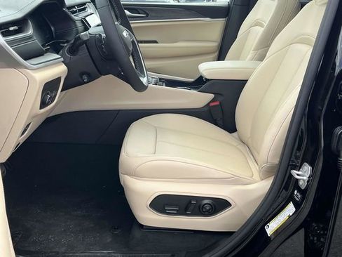 New 2025 Jeep Grand Cherokee L Limited w/ Luxury Tech Group II image 10