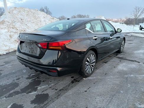 Used 2024 Nissan Altima 2.5 SV image 4