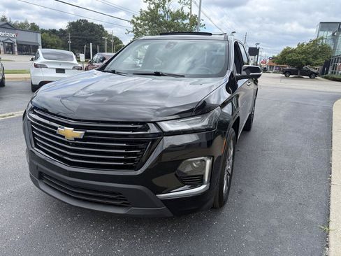 Used 2023 Chevrolet Traverse Premier w/ LPO, Floor Liner Package FWD image 16