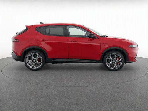 Used 2024 Alfa Romeo Tonale Veloce w/ Active Assist Package AWD/4WD image 4