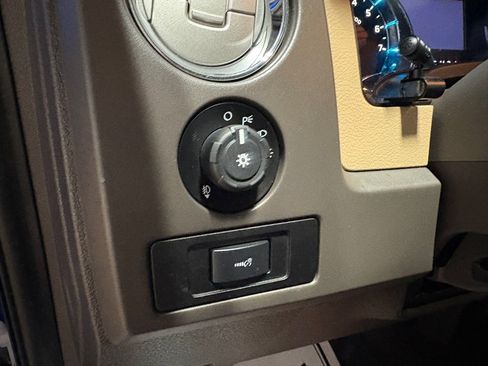 Used 2013 Ford F150 XLT w/ XLT Chrome Pkg image 20