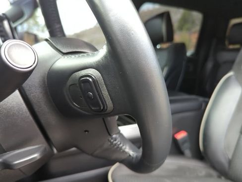 Used 2022 RAM 1500 Laramie RWD image 15