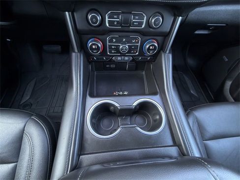 Used 2023 Chevrolet Tahoe Z71 w/ Luxury Package image 22