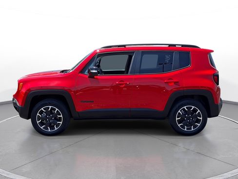 Used 2023 Jeep Renegade Latitude AWD/4WD image 5