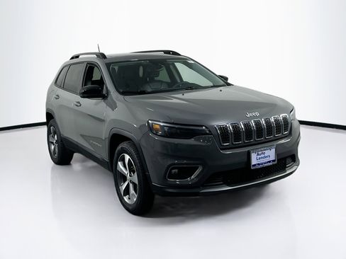 Used 2022 Jeep Cherokee Limited image 3