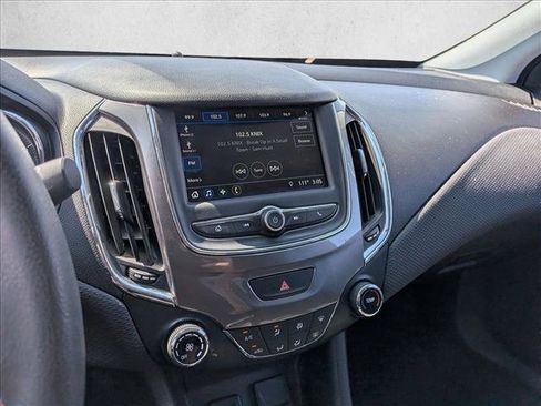 Used 2019 Chevrolet Cruze LS FWD image 13