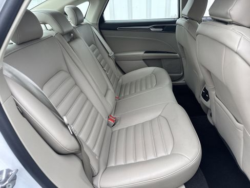 Used 2020 Ford Fusion SEL image 13