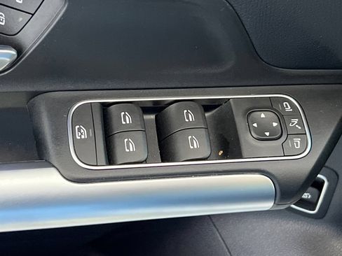Certified 2025 Mercedes-Benz GLA 250 4MATIC image 16