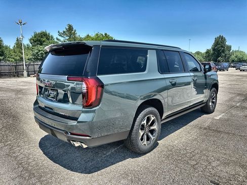 New 2026 GMC Yukon XL AT4 Ultimate w/ LPO, Floor Liner Package AWD/4WD image 11