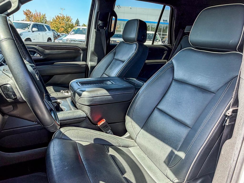 Used 2024 Chevrolet Tahoe Premier AWD/4WD image 9