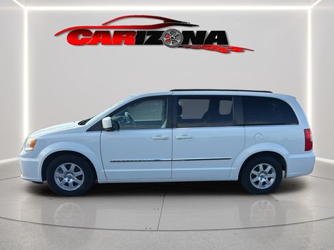 Used 2012 Chrysler Town & Country Touring w/ Entertainment Group #1 FWD image 10