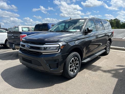Used 2024 Ford Expedition Max XLT image 1