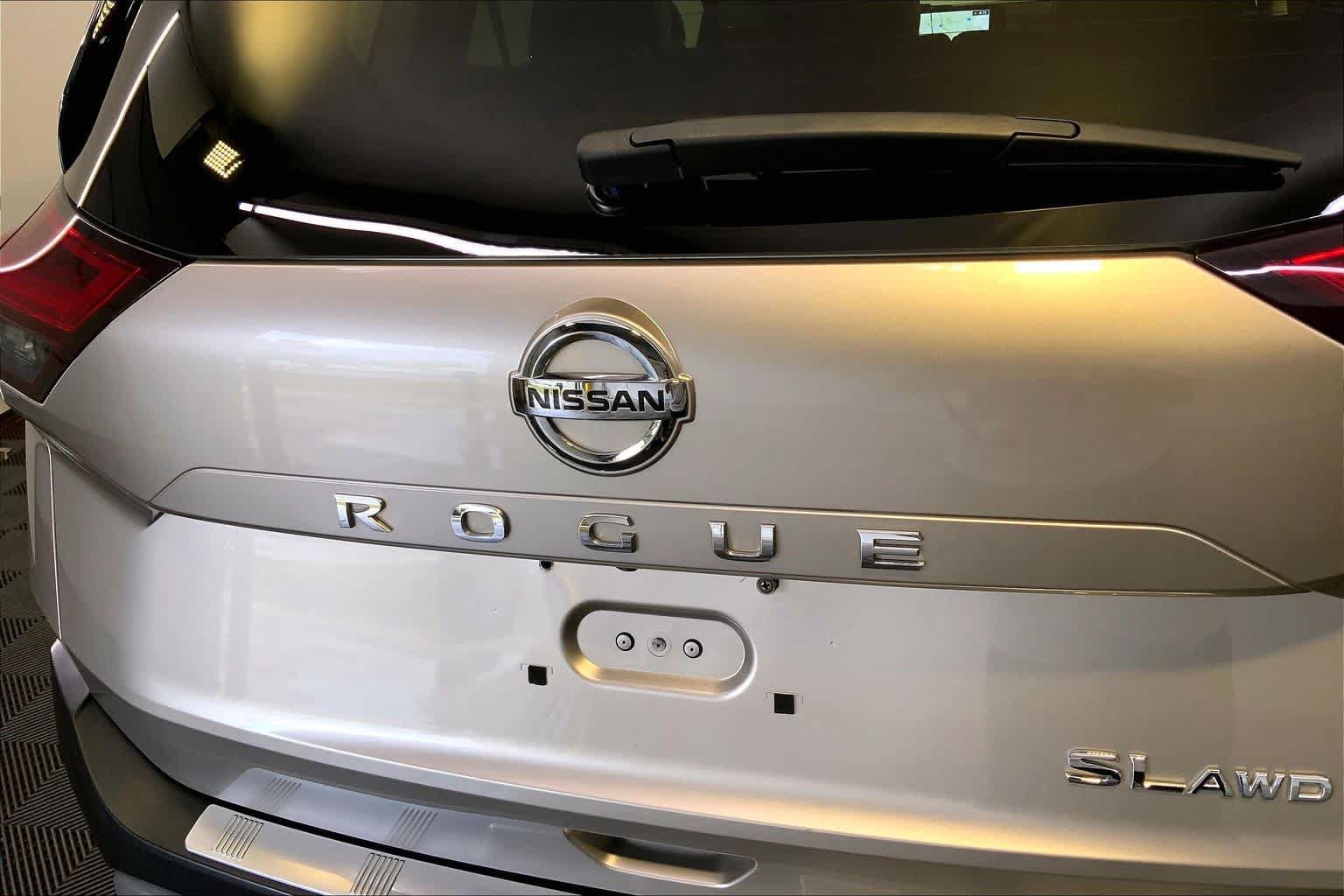 Used 2021 Nissan Rogue SL w/ Premium Package AWD/4WD image 10