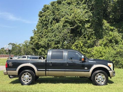 Used 2011 Ford F250 King Ranch w/ King Ranch w/Chrome Pkg AWD/4WD image 6
