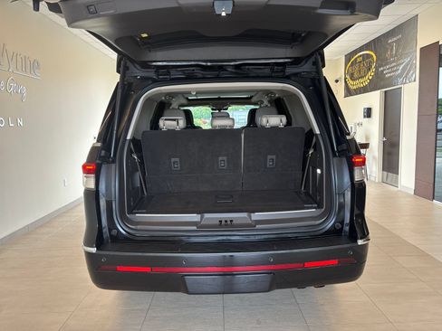 Certified 2023 Lincoln Navigator Reserve AWD/4WD image 10