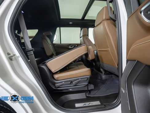 Used 2023 Chevrolet Tahoe High Country AWD/4WD image 39