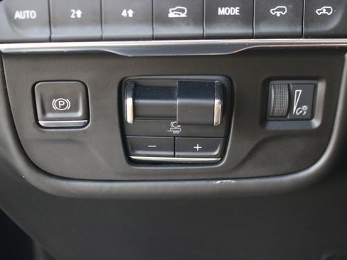 Used 2021 Cadillac Escalade ESV Sport Platinum AWD/4WD image 30