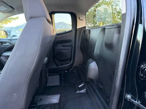 Used 2022 Chevrolet Colorado LT w/ Fleet Safety Package RWD image 19