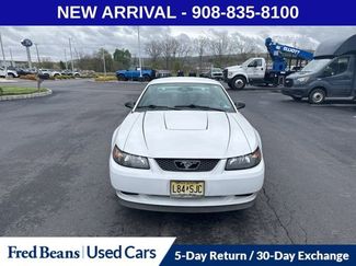 Used 2004 Ford Mustang Coupe RWD video 2