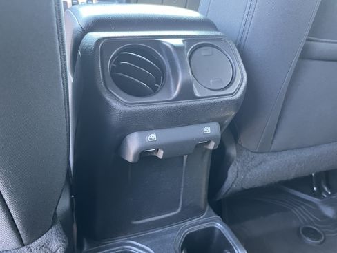 Used 2020 Jeep Gladiator Sport w/ Quick Order Package 24S AWD/4WD image 18
