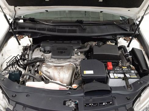 Used 2016 Toyota Camry SE image 3