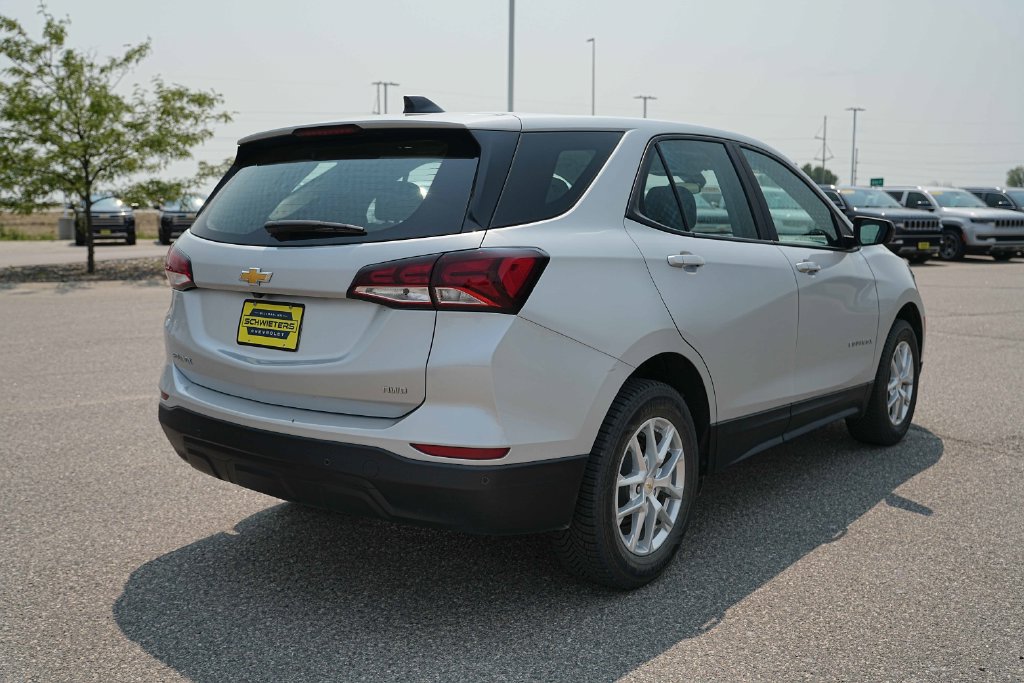 Used 2022 Chevrolet Equinox LS AWD/4WD image 7