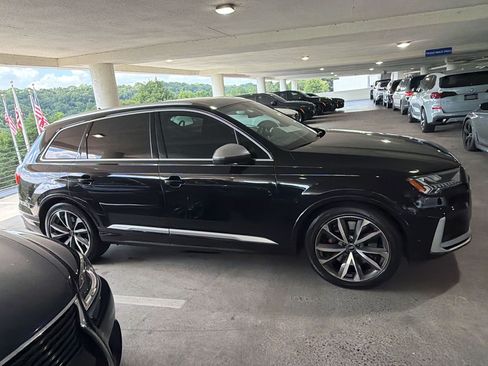 Used 2023 Audi SQ7 Premium Plus w/ Executive Package AWD/4WD image 5