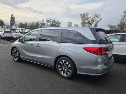 Used 2024 Honda Odyssey EX-L image 4