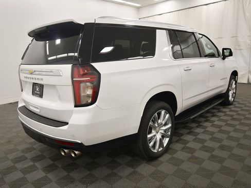 Used 2023 Chevrolet Suburban High Country image 8
