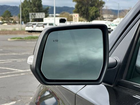 Certified 2023 Chevrolet Traverse RS image 56