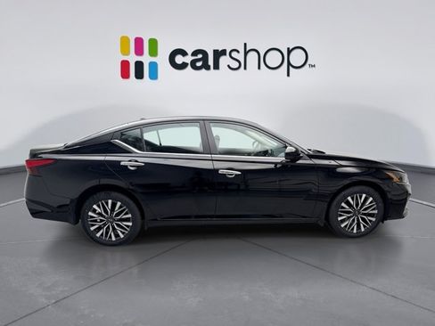 Used 2023 Nissan Altima 2.5 SV AWD/4WD image 6