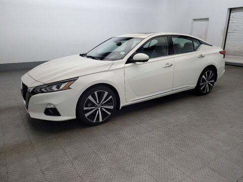 Used 2019 Nissan Altima 2.5 Platinum image 2