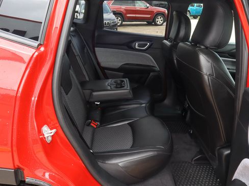 Used 2023 Jeep Compass Latitude w/ Convenience Group AWD/4WD image 22