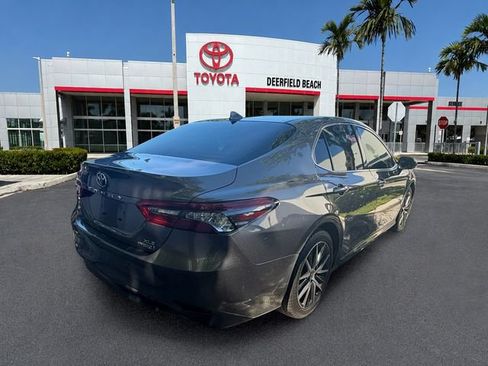 Used 2022 Toyota Camry XLE FWD image 13