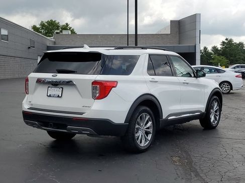 Certified 2023 Ford Explorer XLT w/ Equipment Group 202A AWD/4WD image 3