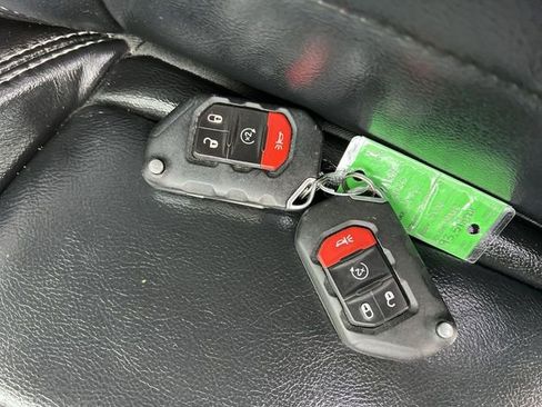 Used 2020 Jeep Wrangler Unlimited Sahara AWD/4WD image 25