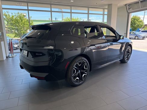 Used 2024 BMW iX xDrive50 w/ Sport Package AWD/4WD image 8