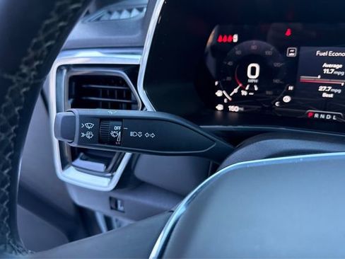 Used 2024 GMC Canyon Elevation w/ Convenience Package image 18