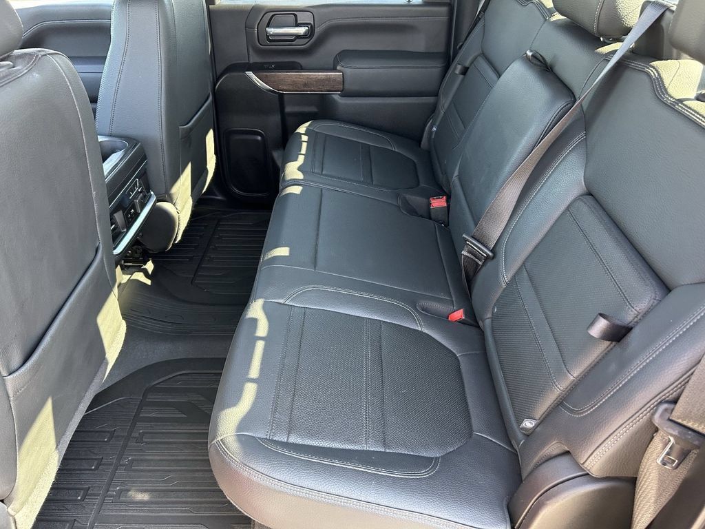 Used 2020 GMC Sierra 2500 Denali w/ Denali Ultimate Package AWD/4WD image 17
