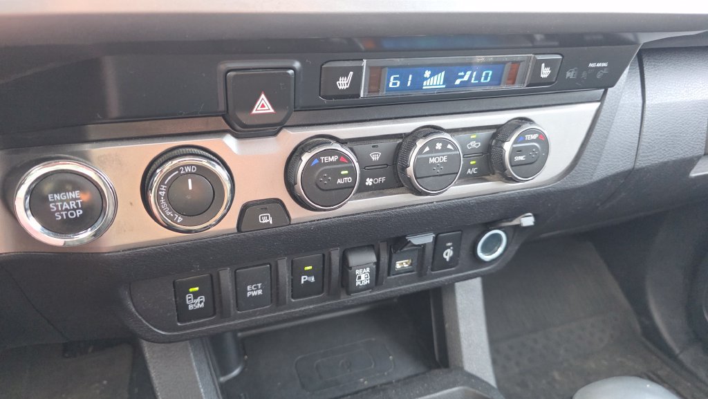 Used 2022 Toyota Tacoma Limited AWD/4WD image 19